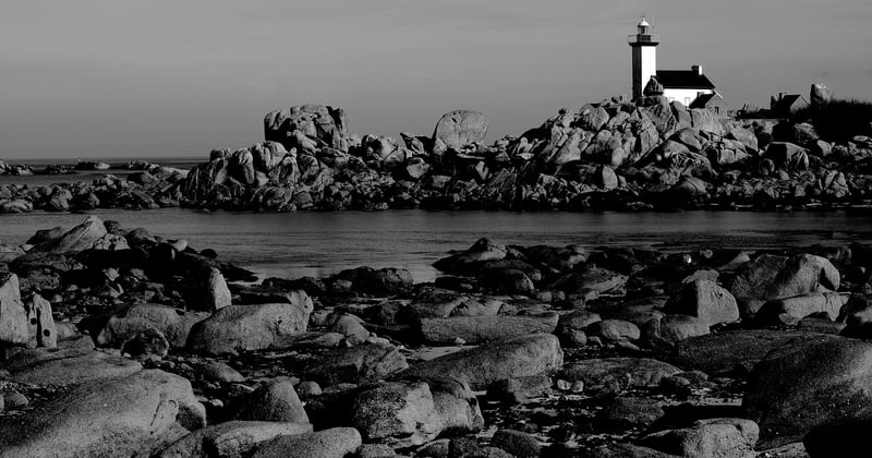 Séjour romantique dans un phare isolé en Bretagne : l'évasion à deux