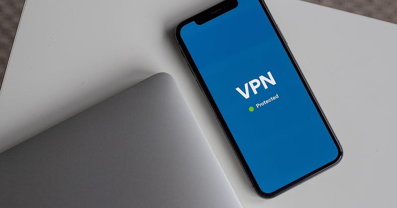 Voyager seule en sécurité : les meilleures destinations pour une première fois